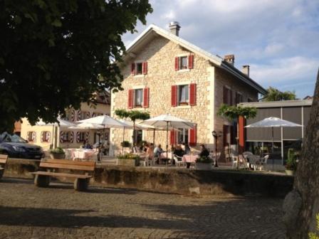 Hotel Au Boeuf Rouge Crassier Zewnętrze zdjęcie